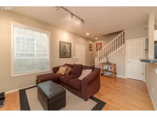 Photo #2: 21313663 Listing