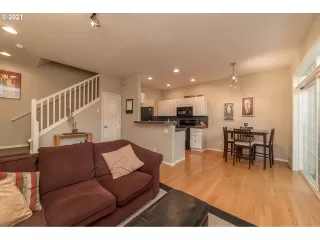 Photo #3: 21313663 Listing