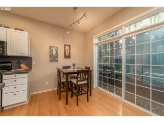 Photo #4: 21313663 Listing