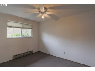 Photo #4: 21313849 Listing