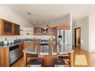 Photo #6: 21314872 Listing 