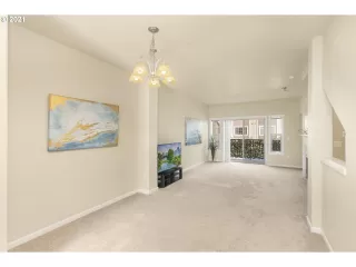 Photo #4: 21315083 Listing 