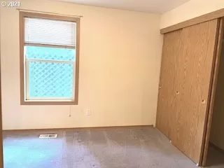 Photo #6: 21315450 Listing