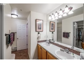 Photo #3: 21315983 Listing