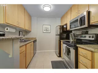 Photo #6: 21316920 Listing