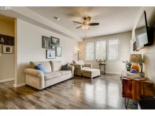 Photo #2: 21317362 Listing