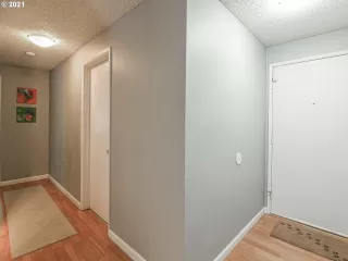 Photo #4: 21317905 Listing 