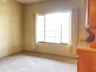 Photo #5: 21317977 Listing