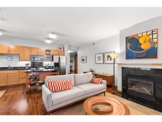 Photo #5: 21319164 Listing
