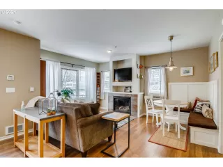 Photo #2: 21319213 Listing 