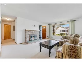 Photo #4: 21319281 Listing