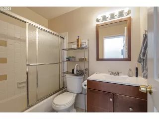 Photo #6: 21319523 Listing