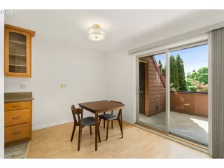 Photo #4: 21319758 Listing