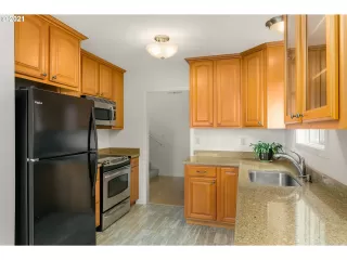 Photo #5: 21319758 Listing