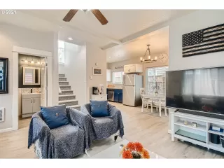 Photo #3: 21319921 Listing