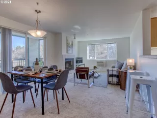 Photo #4: 21320049 Listing