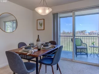 Photo #5: 21320049 Listing