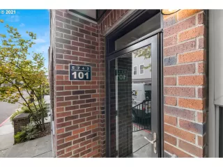 Photo #1: 21320179 Listing