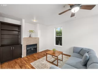 Photo #3: 21320179 Listing