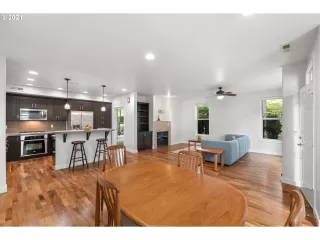 Photo #4: 21320179 Listing