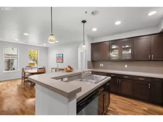 Photo #6: 21320179 Listing