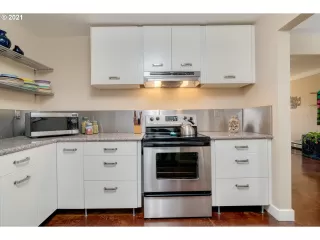 Photo #4: 21320947 Listing