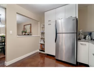 Photo #5: 21320947 Listing