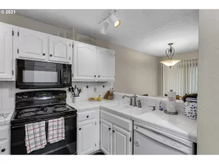 Photo #4: 21321191 Listing