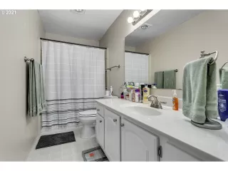 Photo #5: 21321191 Listing