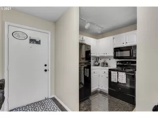 Photo #6: 21321191 Listing