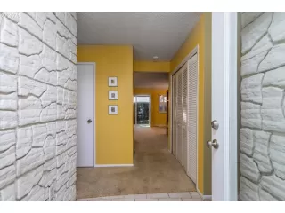 Photo #3: 21321412 Listing