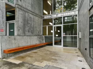 Photo #1: 21321982 Listing