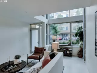 Photo #4: 21321982 Listing