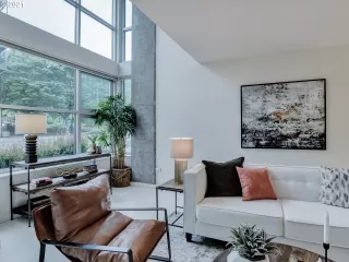 Photo #5: 21321982 Listing