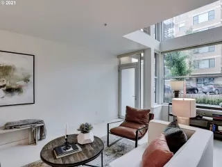 Photo #6: 21321982 Listing