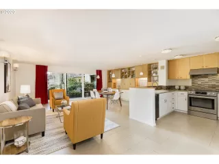 Photo #4: 21322851 Listing