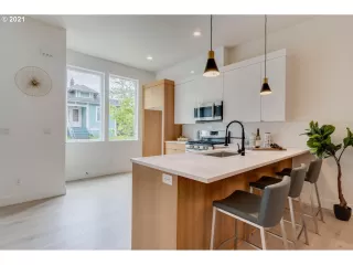 Photo #4: 21323206 Listing