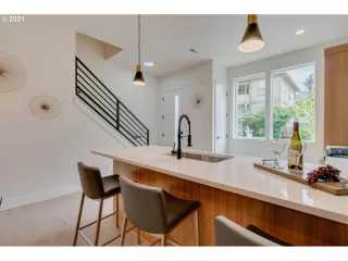 Photo #5: 21323206 Listing