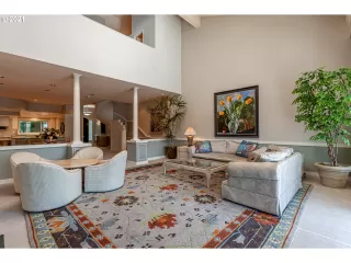 Photo #6: 21324512 Listing