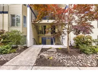 Photo #4: 21324572 Listing