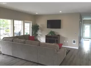 Photo #3: 21325418 Listing