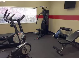 Photo #5: 21325418 Listing