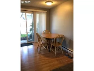 Photo #4: 21325705 Listing