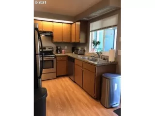 Photo #5: 21325705 Listing