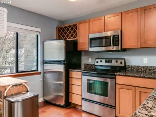 Photo #6: 21326739 Listing