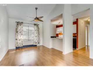 Photo #3: 21327163 Listing