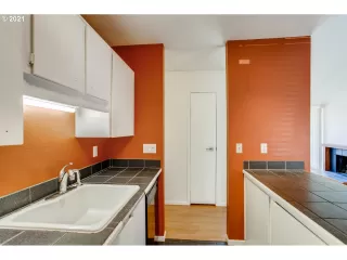 Photo #6: 21327163 Listing