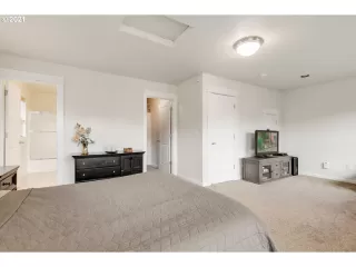 Photo #5: 21327656 Listing