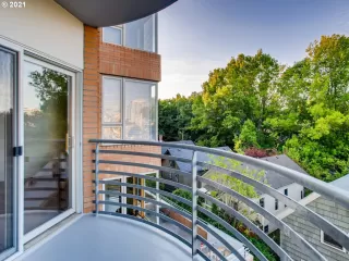 Photo #6: 21327765 Listing