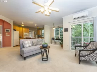 Photo #5: 21327815 Listing